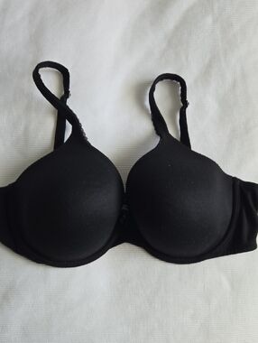 Victoria's Secret Black Padded T-Shirt Bra